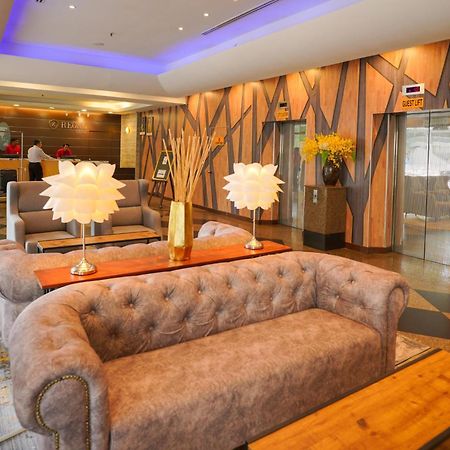 Regalpark Hotel Куала-Лумпур Экстерьер фото