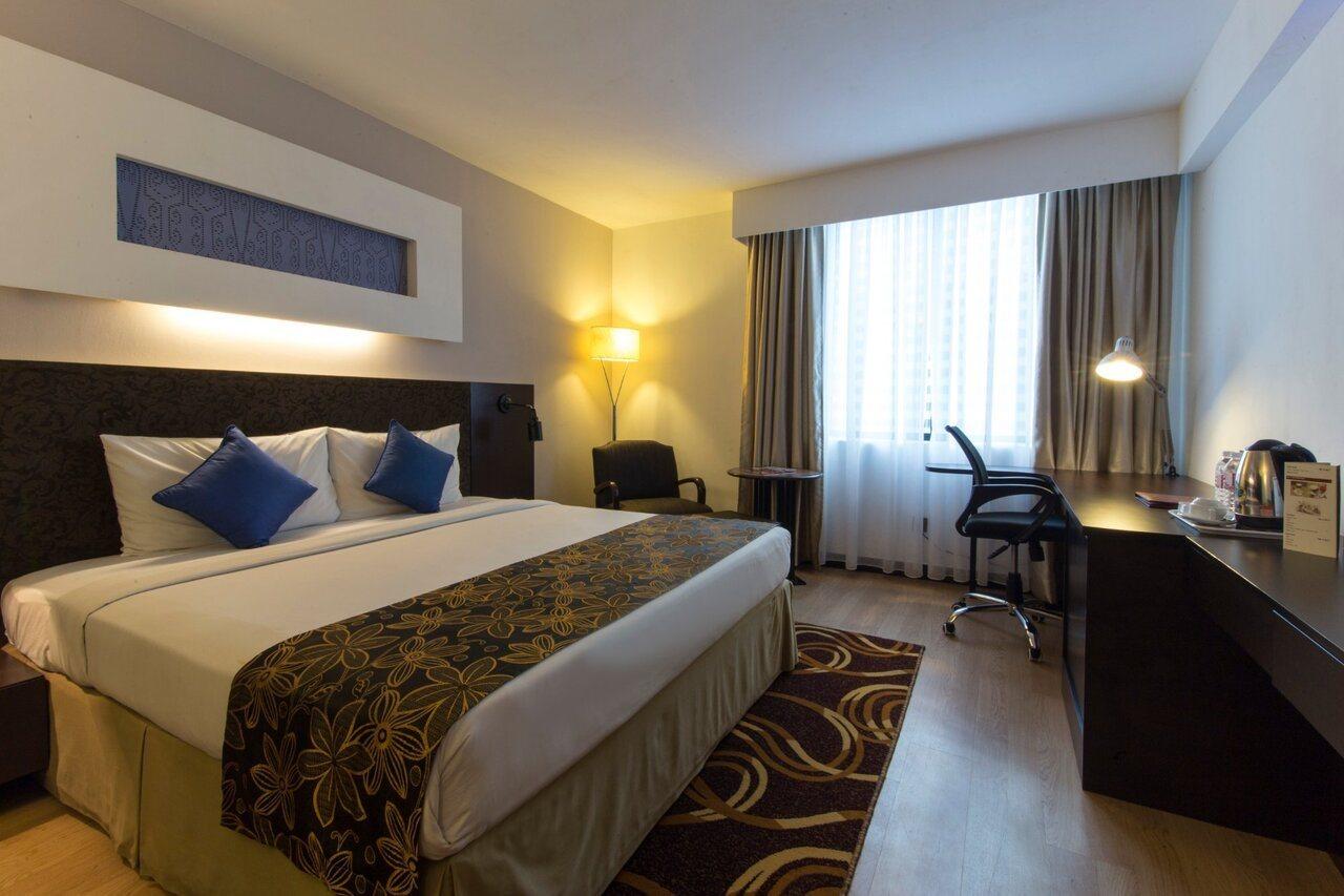 Regalpark Hotel Куала-Лумпур Экстерьер фото