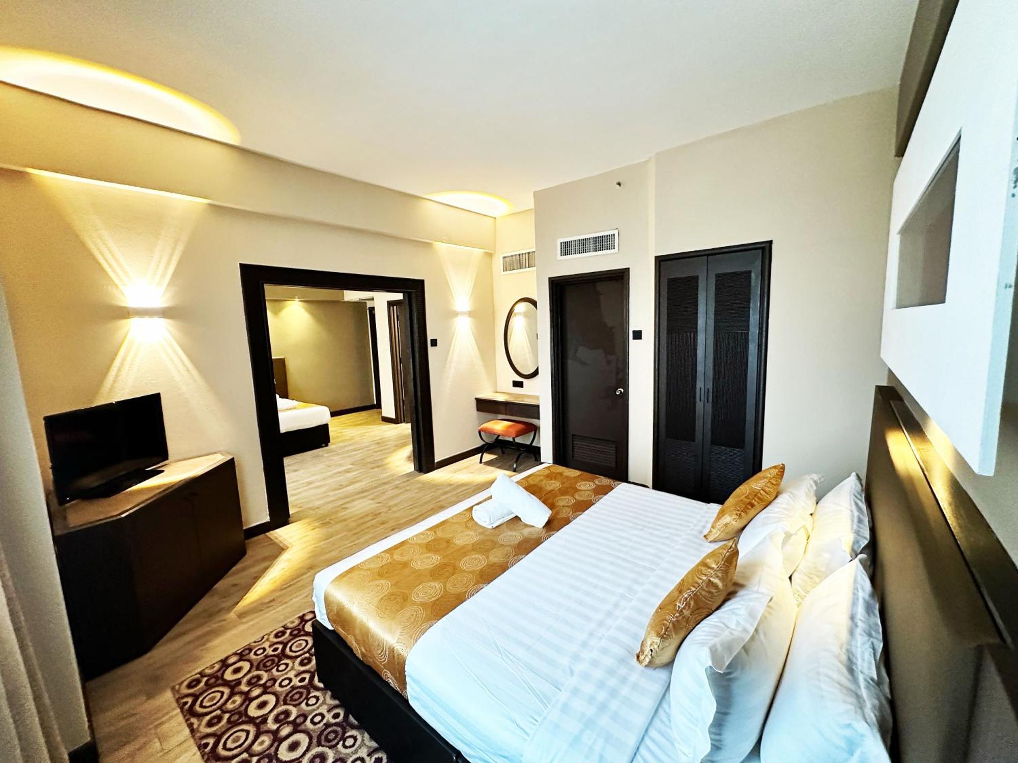 Regalpark Hotel Куала-Лумпур Экстерьер фото