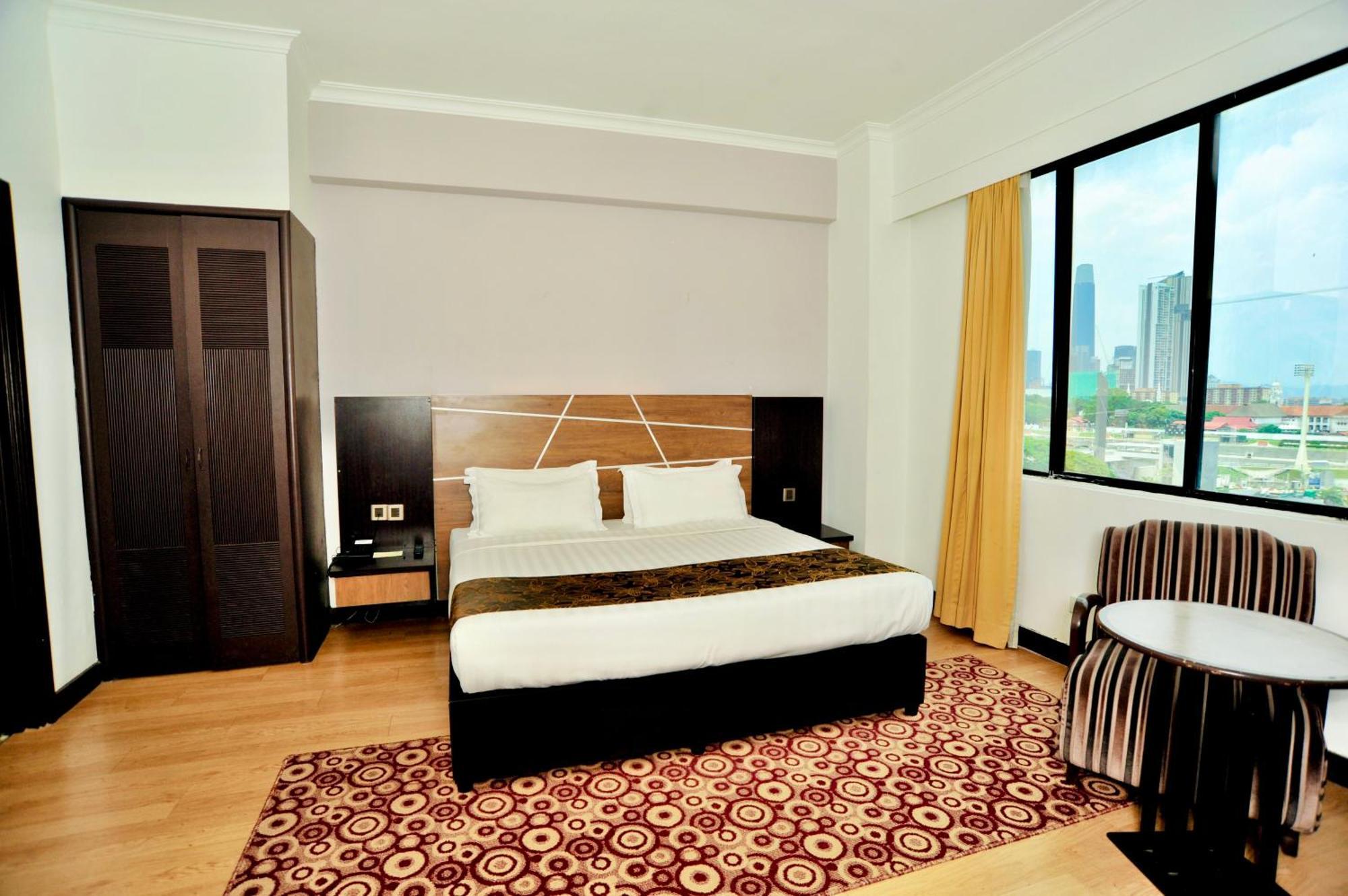 Regalpark Hotel Куала-Лумпур Экстерьер фото