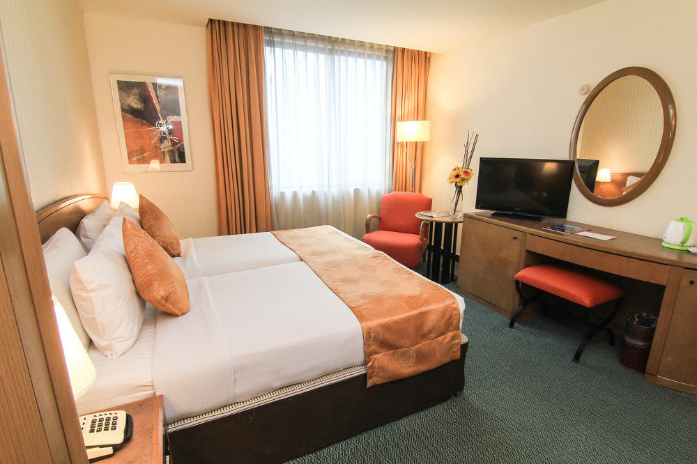 Regalpark Hotel Куала-Лумпур Экстерьер фото