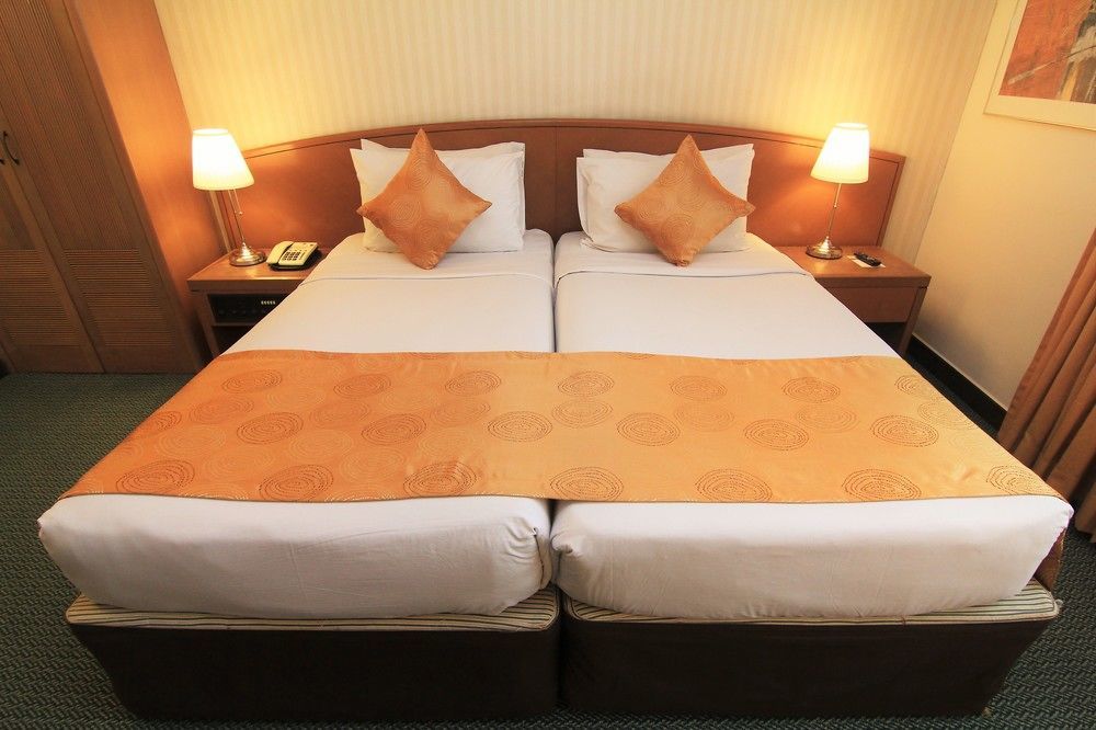 Regalpark Hotel Куала-Лумпур Экстерьер фото
